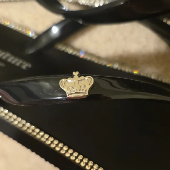 Juicy Couture Black Sandals with Rhinestone Bow - Picture 7 of 8